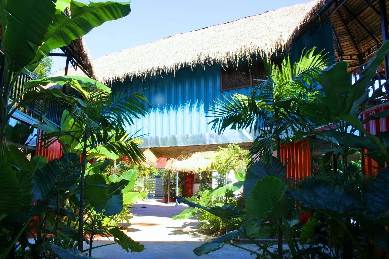 Jurassic Garden Hotel Sihanoukville Exterior photo