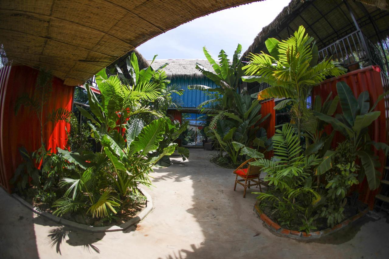 Jurassic Garden Hotel Sihanoukville Exterior photo